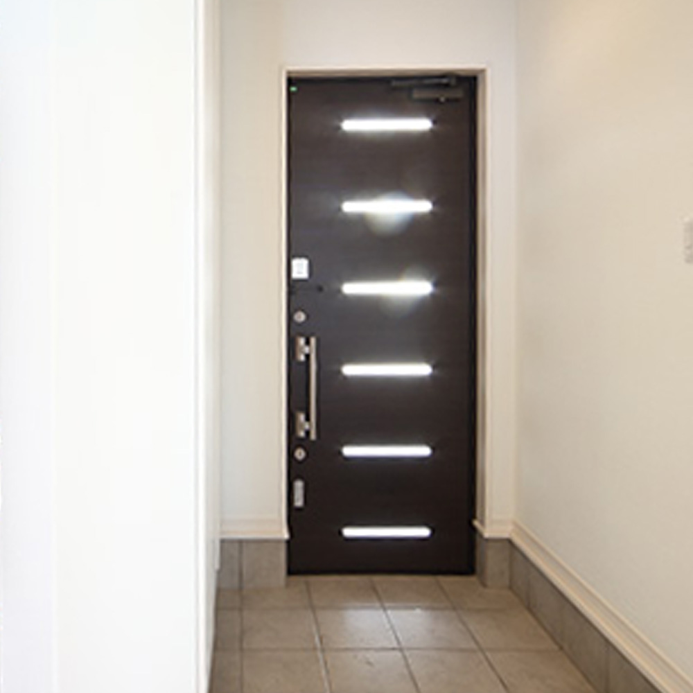 電子錠の付いた玄関扉は使い勝手GOOD！