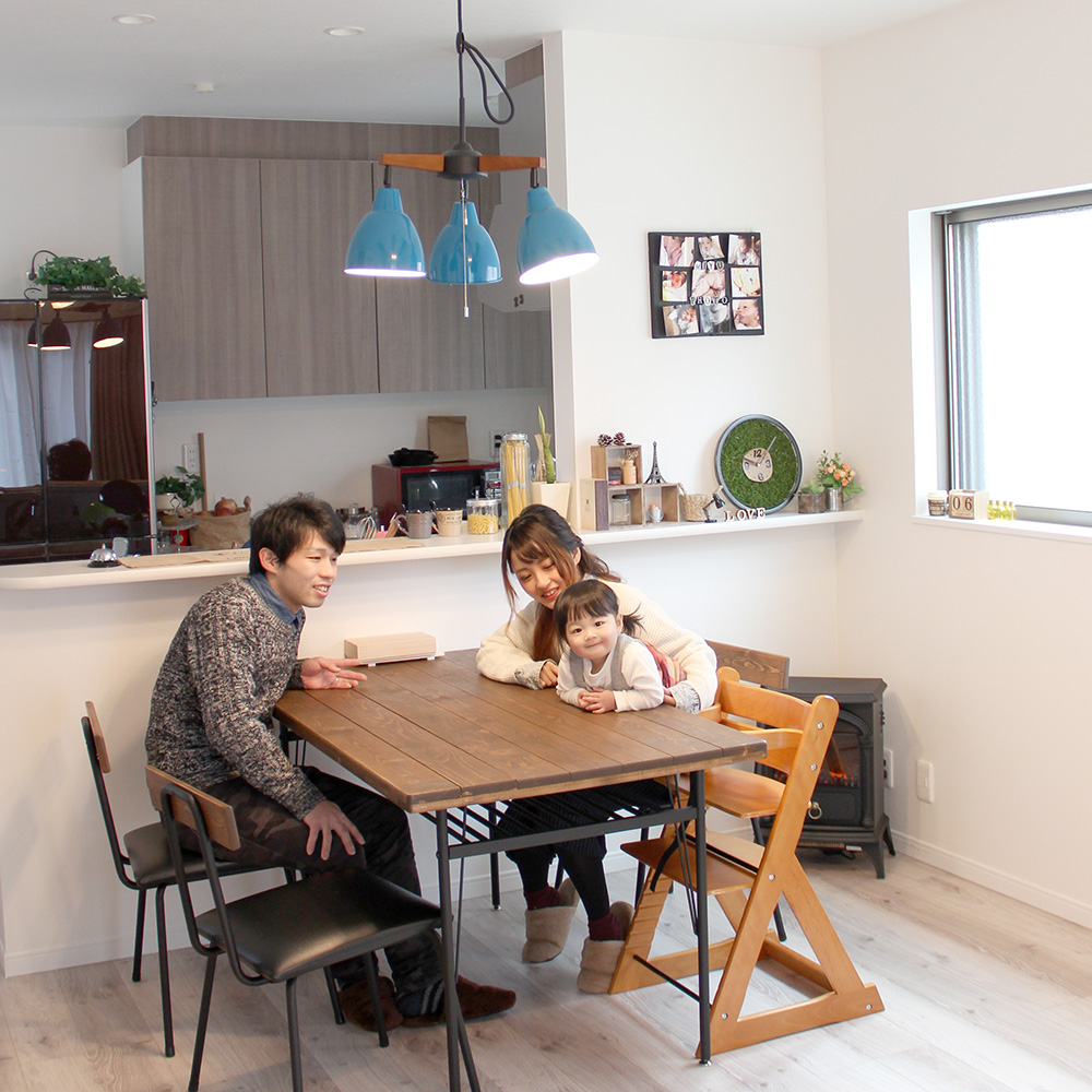 床の色がとってもお気に入り！家具との相性もバッチリです！