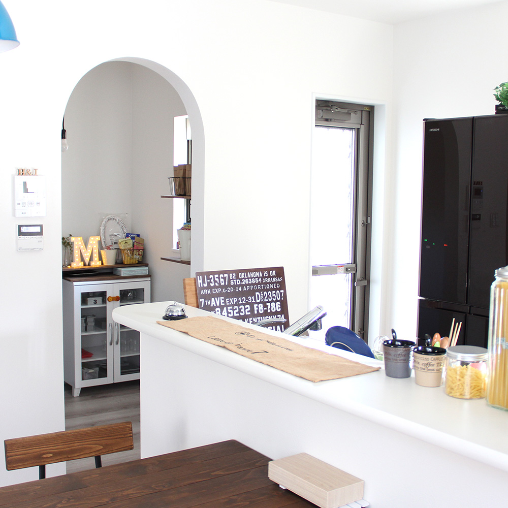 キッチンの横にあるパントリーはとても便利です！