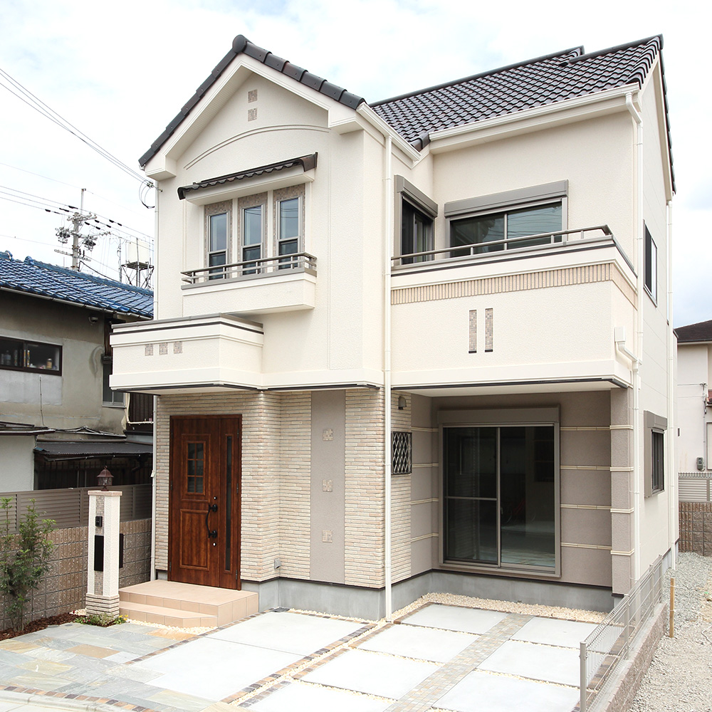 駐車場2台+自転車置場も確保されたゆったりとした間取り！